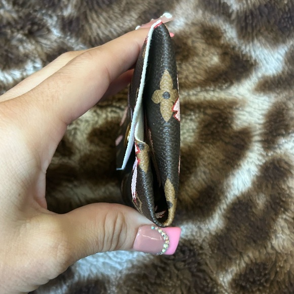 Authentic Handmade Card Holder Keychain - Picture 5 of 6